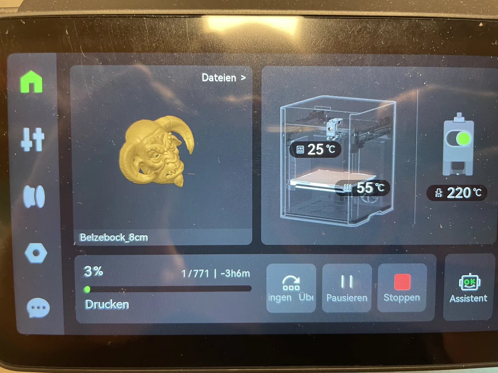 Display eines 3D-Druckers während des Drucks
